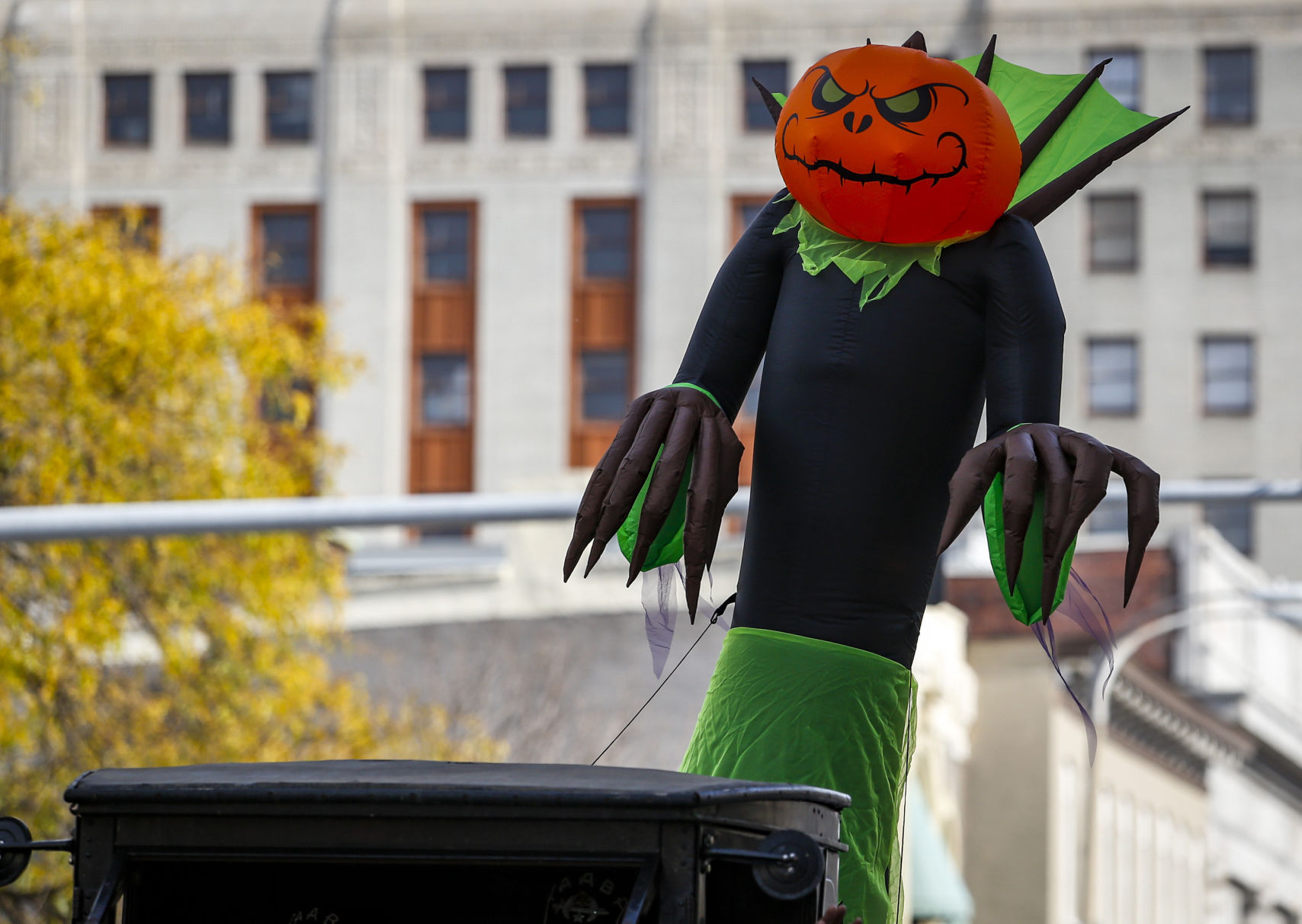102916-DAVENPORT-HALLOWEEN-013.jpg